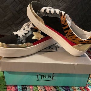 TM&J Tennis Shoes Never Been Worn